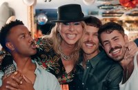 Watch: Tauche mit Grindr: Host or Travel ins sexy Nachtleben von Lissabon ein