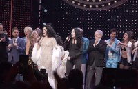 Watch: The Cher Show feierte Premiere