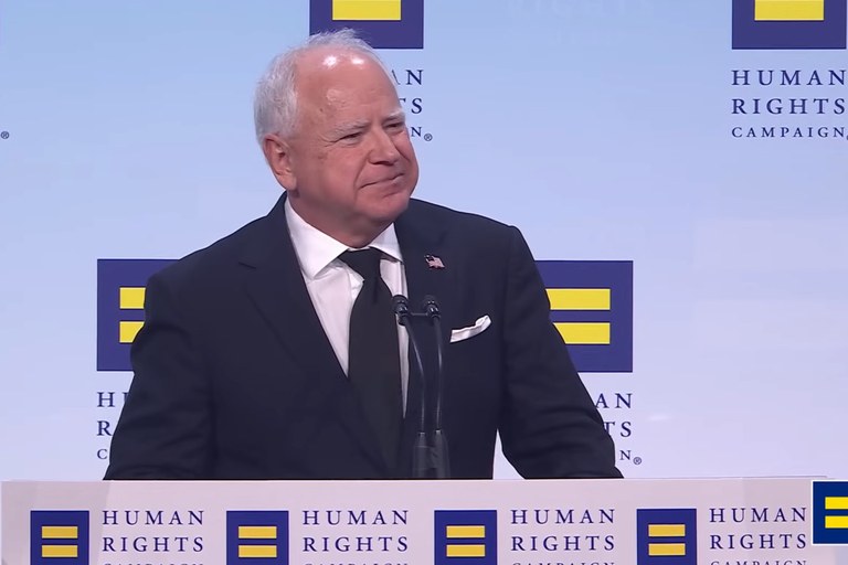 Watch: Tim Walz - US-Vize-Präsidentschaftskandidat - hält bemerkenswerte Rede bei LGBTI+ Organisation