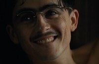 Watch: Timothée Chalamet verzichtet auf Butt-Double bei Spanking-Szene