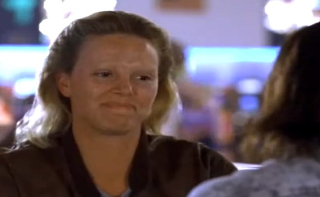 Watch: Tritt Sarah Paulson in die Fussstapfen von Charlize Theron?