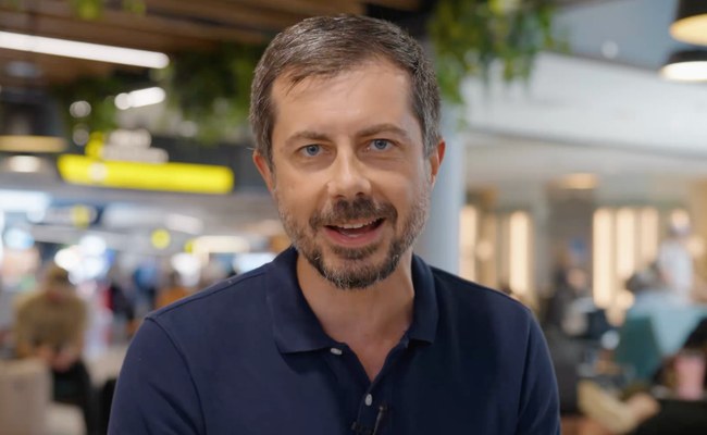 Watch: Trump Airport? Pete Buttigieg findet deutliche Worte dafür