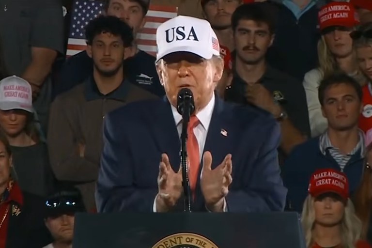 Watch: Trumps wilde Obsession mit dem Hintern von Jon Husted