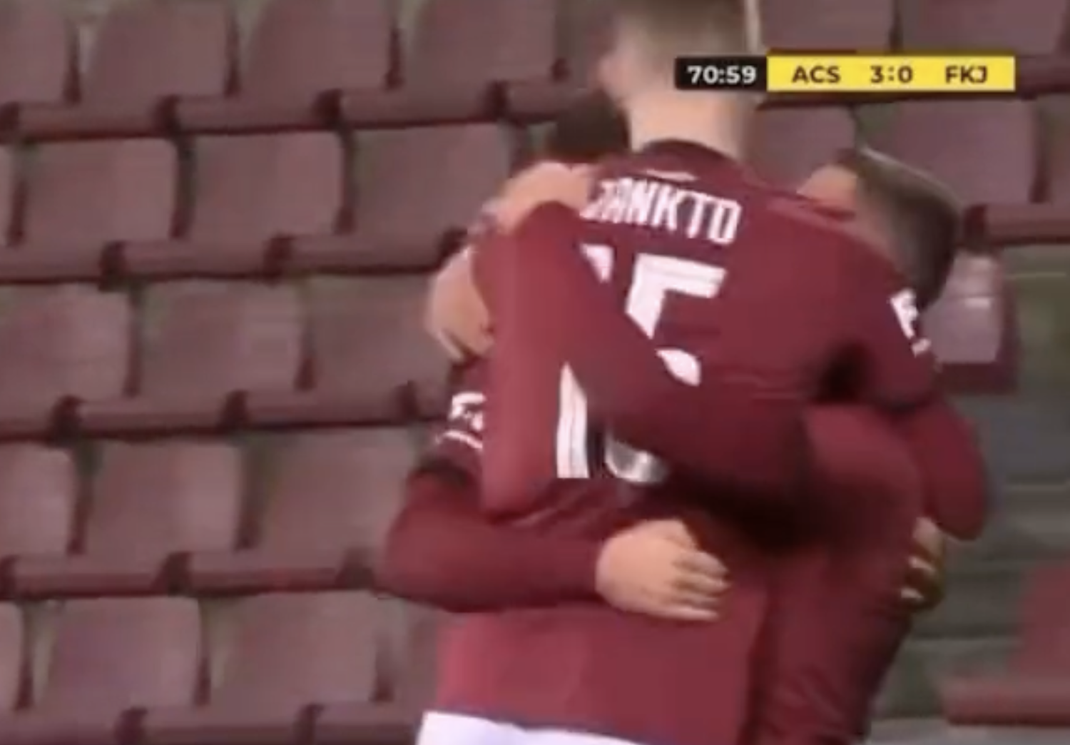 Watch: Tschechischer Fussball-Profi spielt erstmals seit seinem Coming ...