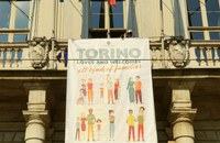 Watch: Turins Bürgermeisterin unterstützt LGBTI+ Familien