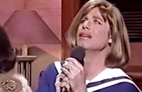 Watch: Vor 30 Jahren: John Travolta als Barbra Streisand