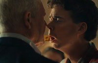 Watch: Wegen diesem Werbespot dreht Rechtsaussen gerade im Roten