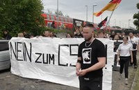 Watch: "Weiss, deutsch, hetero: CSDs als Ziel rechter Gewalt" von ZDF Frontal