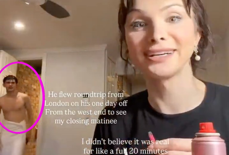 Watch: Welcher LGBTI+ Liebling kommt hier gerade aus der Dusche?