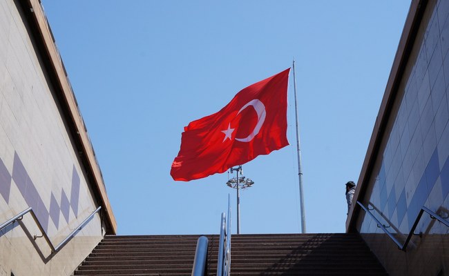Watch: Weltweite Solidarität mit der LGBTI+ Community in der Türkei