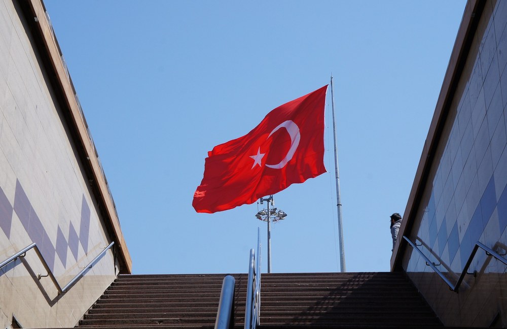 Watch: Weltweite Solidarität mit der LGBTI+ Community in der Türkei