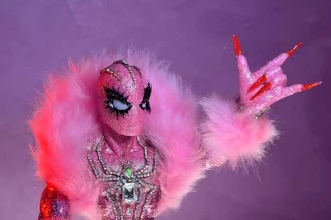 Watch: Wenn aus Spider-Man eine Spider-Drag wird...