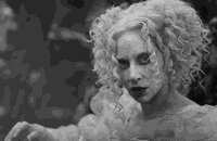 Watch: Wenn Lady Gaga auf Tim Burton trifft...