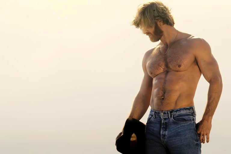 Watch: Wenn Malboro auf Baywatch trifft...