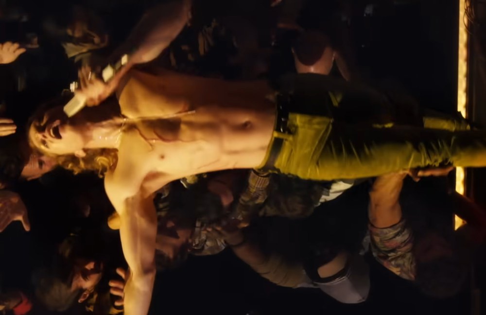 Watch: Wenn Vampir auf Rockstar trifft...