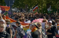 Watch: ZDFinfo Doku: Rechtsextreme deutsche Jugend: Warum die Neuen Rechten so erfolgreich sind