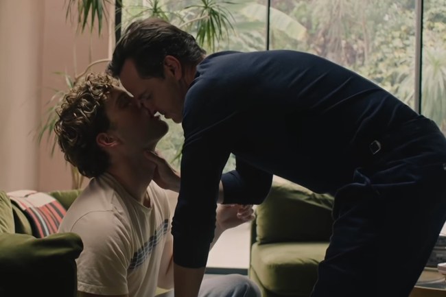 Watch: Ziemlich kinky - Andrew Scott und Leo Reich in It Gets Worse