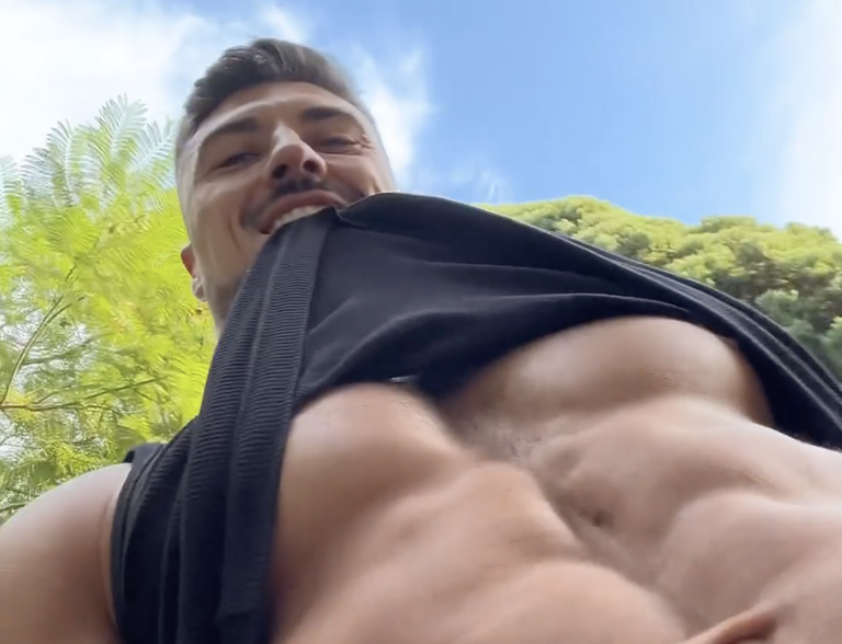 Watch: Zuerst Profi-Goalie, dann direkt zu OnlyFans