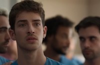 Watch: Zwei Mirror-Selfies die gerade in den Sozialen Medien mächtig einheizen