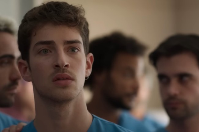 Watch: Zwei Mirror-Selfies die gerade in den Sozialen Medien mächtig einheizen