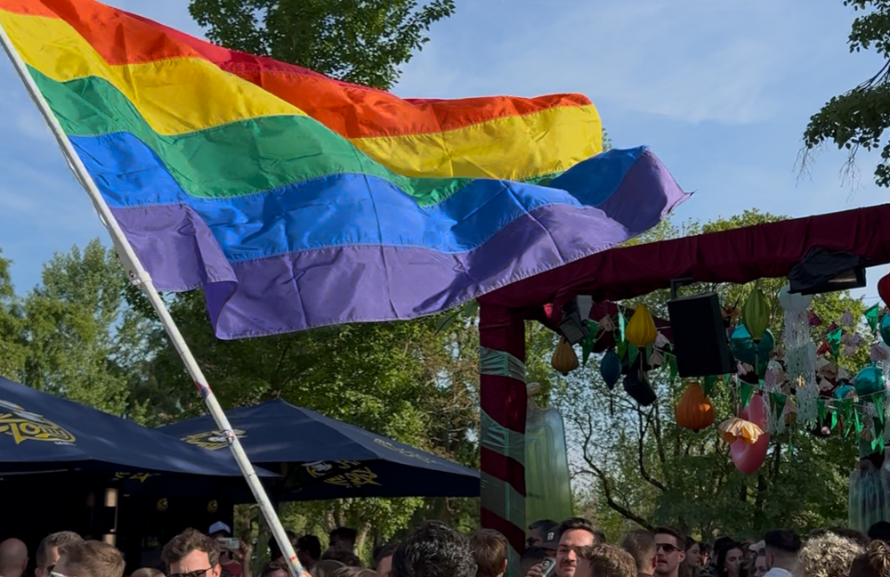 Watch: Ein perfekter Tag am See - das erste Cake By The Lake war ein voller Erfolg