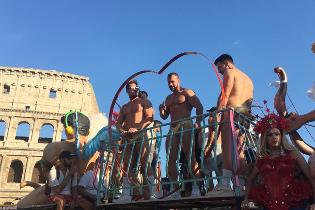 Welches sind die 100 grössten LGBTI+ Hymnen?