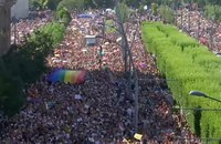Zehntausende nehmen an der Budapest Pride teil!
