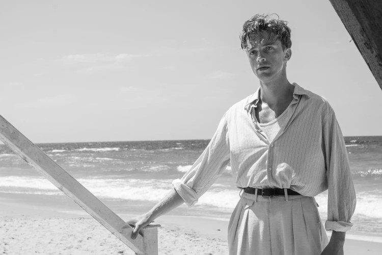 FILM: L'Étranger - Der Fremde