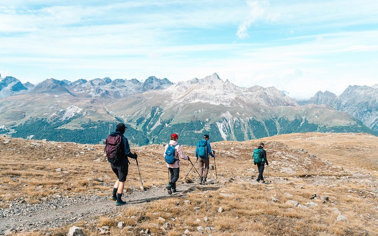 TRAVEL: Pride auf 3303 Metern: Queeres Wandern im Engadin