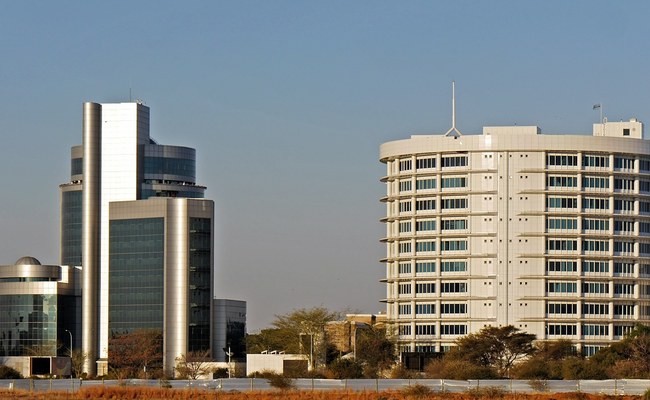 BOTSWANA: Neue Parteien schliessen sich dem Fall über die Öffnung der Ehe an