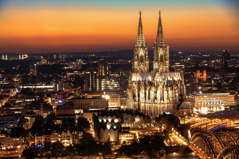 DEUTSCHLAND: Segnung für alle aus Protest gegen das Kölner Erzbistum