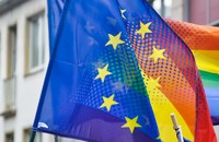 EU: Parlament verurteilt Italien, Polen, Ungarn und Uganda wegen LGBTI+ Feindlichkeit