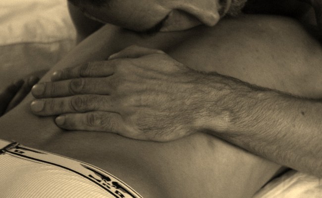 FRANKREICH: Bürgermeister erpresst Gegner mit Video von Escort - Gefängnis!