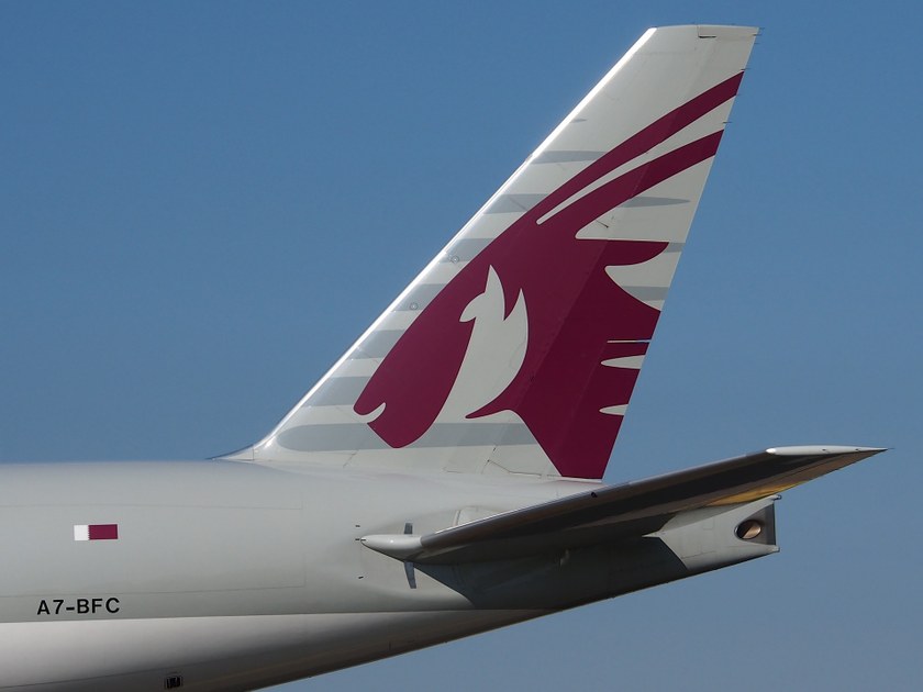 KATAR: Flight Attendant wegen getönter Feuchtigkeitscreme des Landes verwiesen