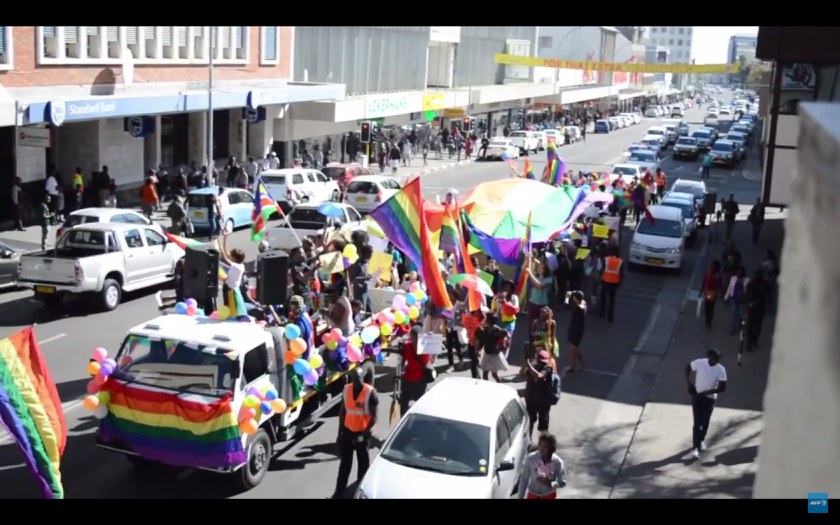 NAMIBIA: Dutzende nehmen an "erster" Pride im Land teil