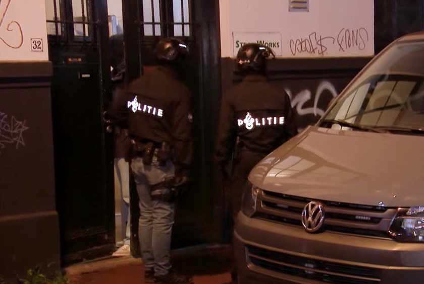 NIEDERLANDE: Razzia in Gay Sauna während BDSM-Anlass