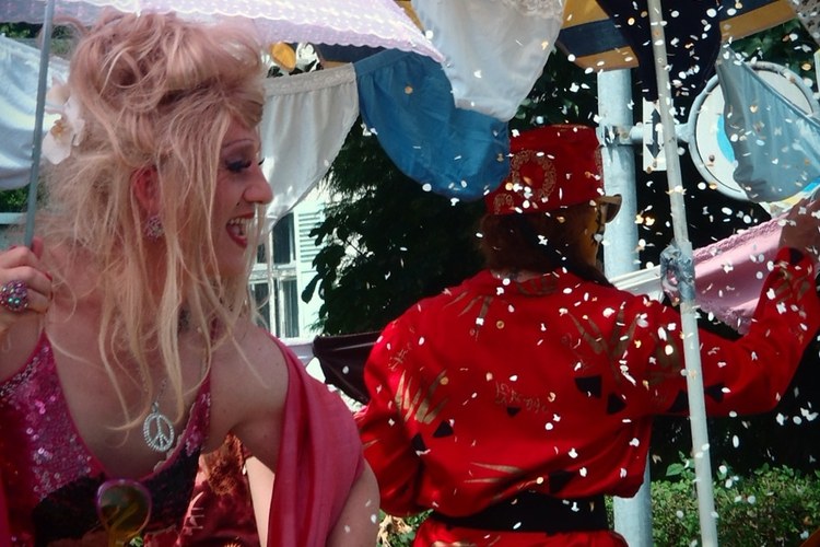 ÖSTERREICH: Petition gegen Drag Queen Story Hour unweit der Schweizer Grenze