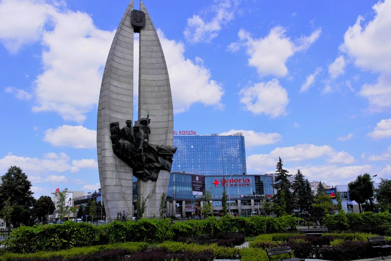 POLEN: Schritt für Schritt gegen die LGBT Free Zones