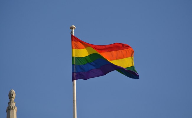 PORTUGAL: Rechtsaussen-Partei fordert Verbot von Pride-Fahnen an öffentlichen Gebäuden