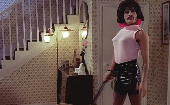 RUSSLAND: Anklage wegen Freddie Mercury in Drag