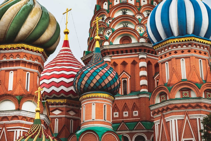 RUSSLAND: Gericht büsst booking.com wegen „LGBTI+ Propaganda“