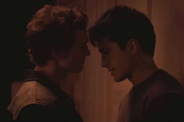 RUSSLAND: Heated Rivalry-Fans machen sich für ihre Serie strafbar