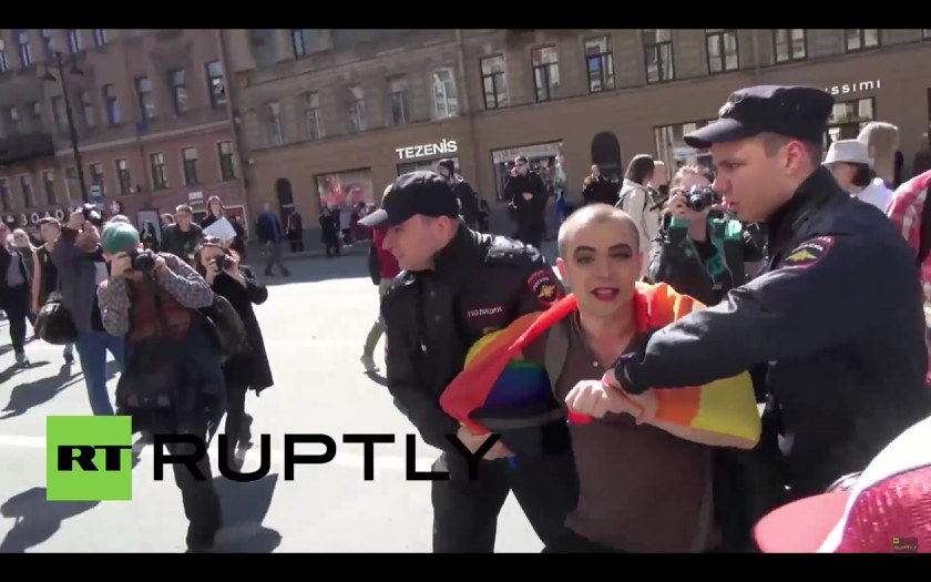 RUSSLAND: Neo-Nazis dürfen protestieren, LGBTs werden verhaftet