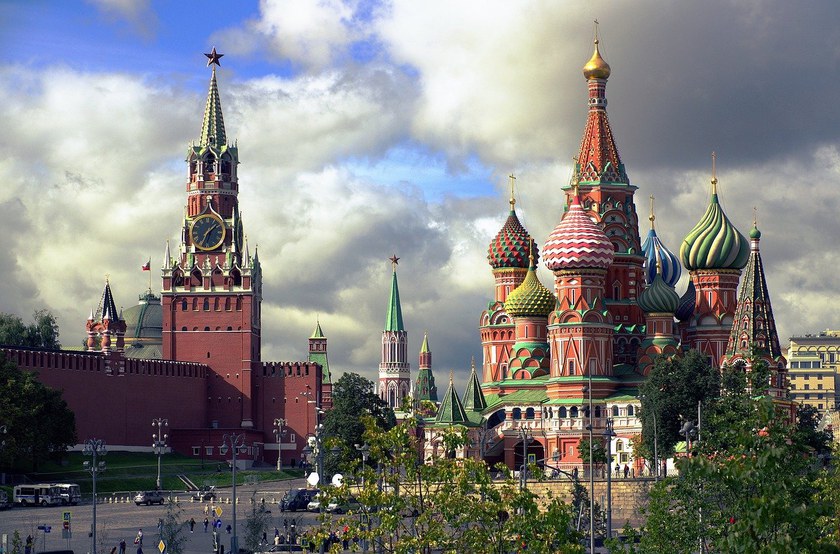 RUSSLAND: Neue Studie zeigt, wie weit die LGBTI+ Feindlichkeiten in Russland gehen