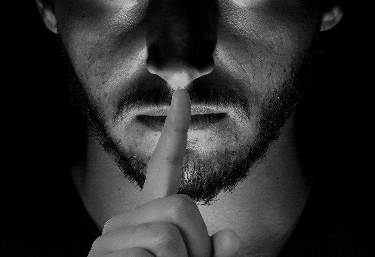 RUSSLAND: Webseiten, welche LGBTI+ Inhalte nicht löschen, werden gesperrt