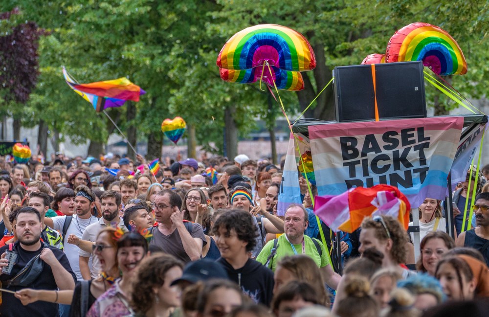 SCHWEIZ: Basel tickt bunt! stand im Zeichen von Queer Rights Are Human Rights!
