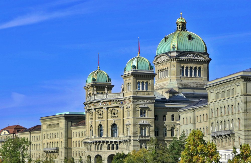 SCHWEIZ: Bundesrat anerkennt das Problem der Konversionsmassnahmen - handelt aber nicht