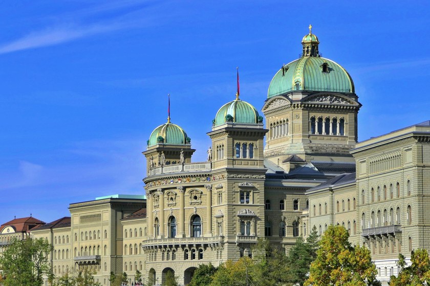 SCHWEIZ: Bundesrat anerkennt das Problem der Konversionsmassnahmen - handelt aber nicht