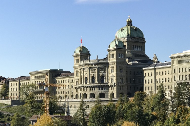 SCHWEIZ: Der Nationalrat will Regenbogenfamilien besser schützen