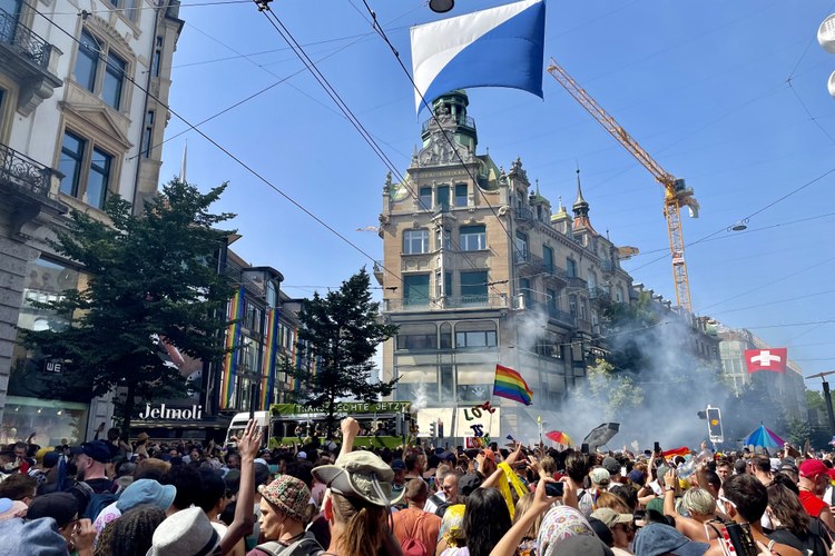 SCHWEIZ: Die Zurich Pride 2026 beschränkt sich auf Demo und Partys